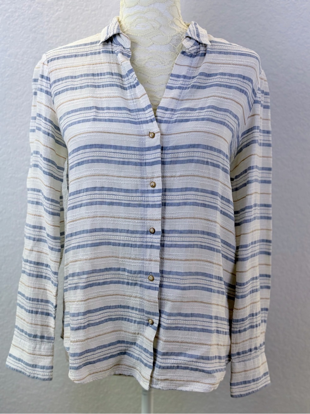 Massimo Dutti Striped Button-Down Shirt in Blue and Cream Size 6